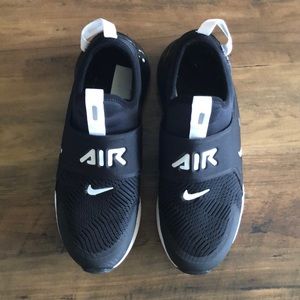 NIKE AIR SNEAKERS